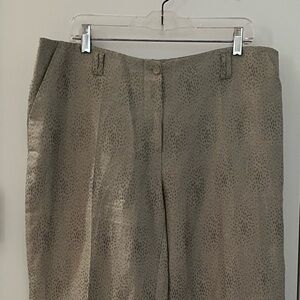 Giorgio Armani light grey pants. Made in Italy. NEW. Pockets.